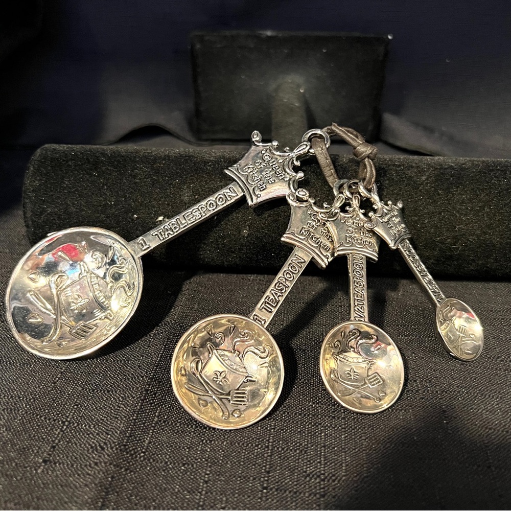 Ganz Set of 4 Measuring Spoons. “Queen of the Kitchen